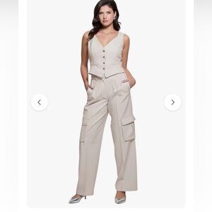 Women's Cream Pants by guess